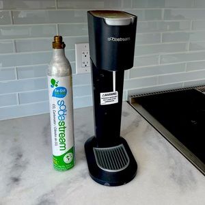 Sodastream Genesis Sparkling Water Maker, Great Condition
